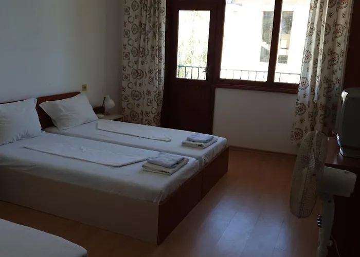 майстор костадин - 1878 בית הארחה 3*